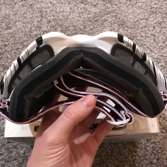 Oakley O-Frame MX Violet Rocker w/ Clear Goggles - Picture 7 of 16